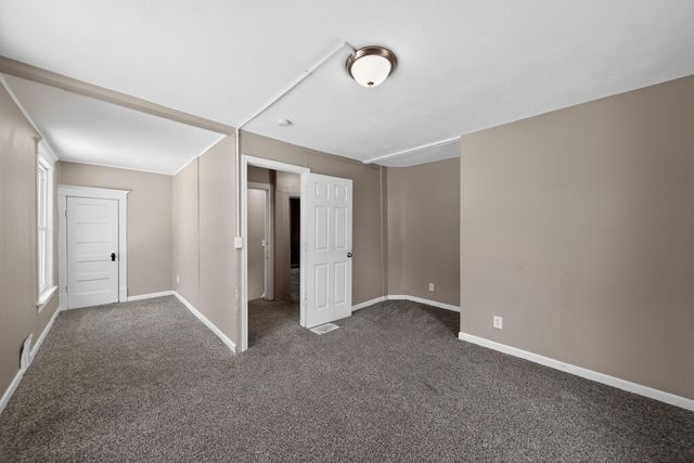 415 S 1ST Street, Council Bluffs, IA 51503