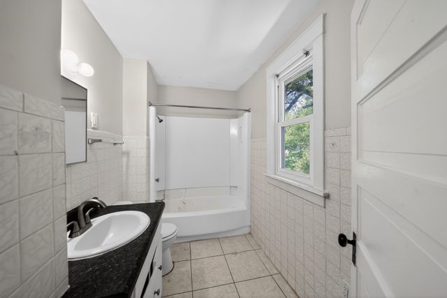 415 S 1ST Street, Council Bluffs, IA 51503