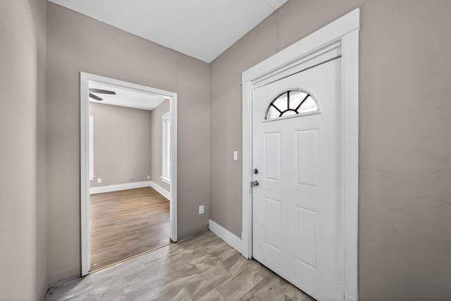 415 S 1ST Street, Council Bluffs, IA 51503