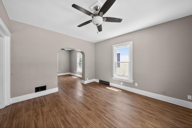 415 S 1ST Street, Council Bluffs, IA 51503