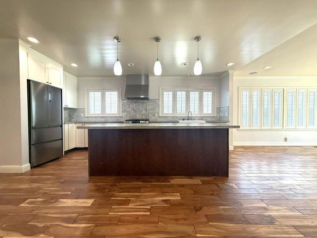 1257 Magnolia Avenue, San Carlos, CA 94070