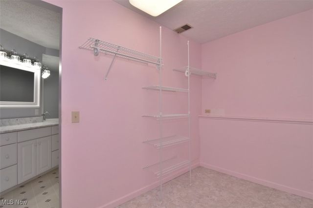 8010 Zupancic Drive, Garrettsville, OH 44231