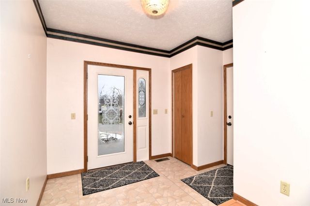 8010 Zupancic Drive, Garrettsville, OH 44231