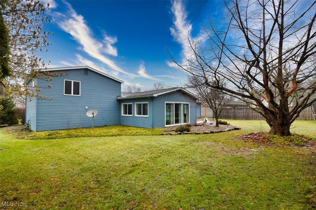 8010 Zupancic Drive, Garrettsville, OH 44231