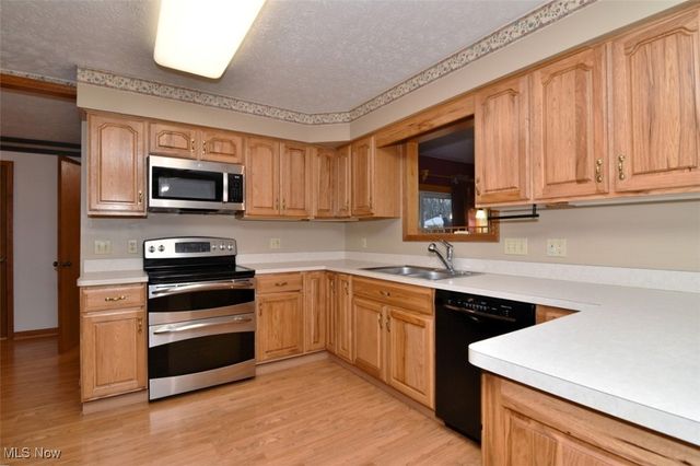 8010 Zupancic Drive, Garrettsville, OH 44231