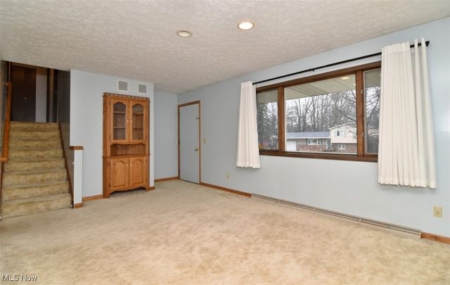 8010 Zupancic Drive, Garrettsville, OH 44231