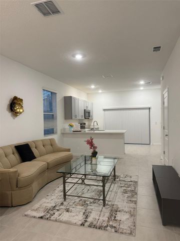 3021 SKYLINE LOOP, Kissimmee, FL 34758