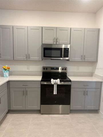 3021 SKYLINE LOOP, Kissimmee, FL 34758