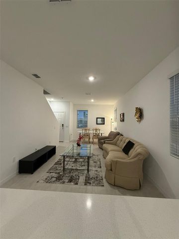 3021 SKYLINE LOOP, Kissimmee, FL 34758