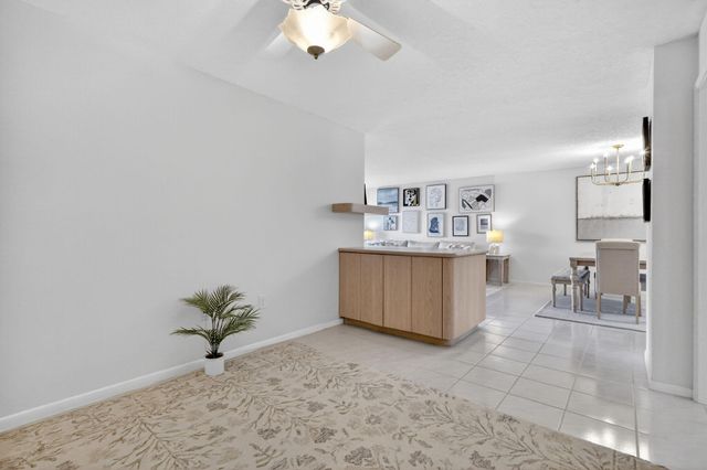 6093 Pointe Regal Circle 206, Delray Beach, FL 33484