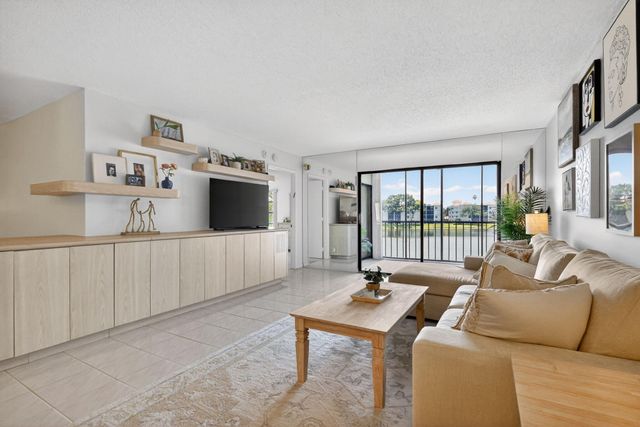 6093 Pointe Regal Circle 206, Delray Beach, FL 33484
