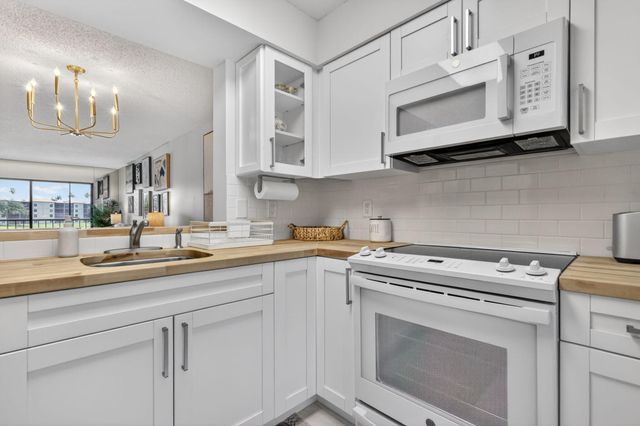 6093 Pointe Regal Circle 206, Delray Beach, FL 33484