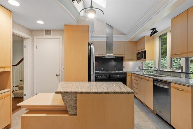 10 Dick Drive, Worcester, MA 01609