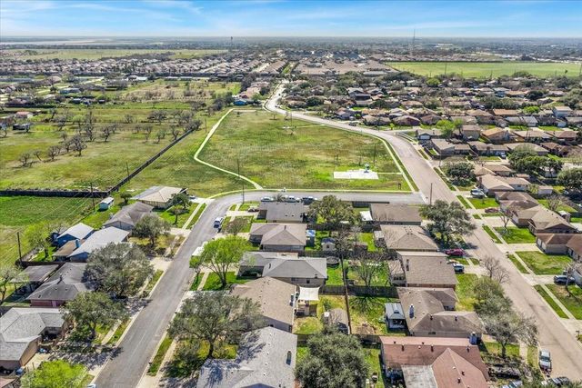 1749 Dawn Breeze Drive, Corpus Christi, TX 78412