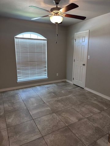 7741 Corral Dr, Corpus Christi, TX 78414