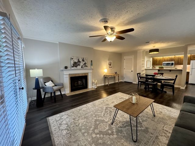 317 Village Ln, W, Dickson, TN 37055