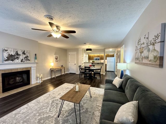 317 Village Ln, W, Dickson, TN 37055