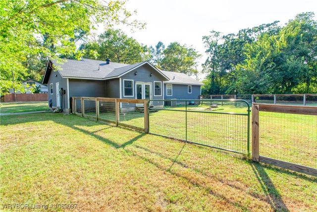 310 E Lincoln, Midland, AR 72945