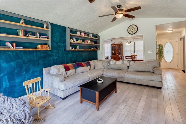 310 E Lincoln, Midland, AR 72945