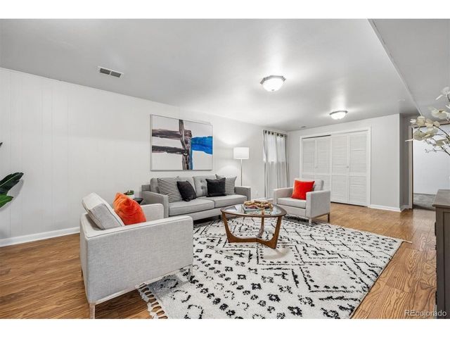6702 S Kit Carson Cir, Centennial, CO 80122