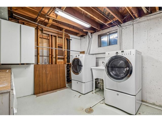 6702 S Kit Carson Cir, Centennial, CO 80122