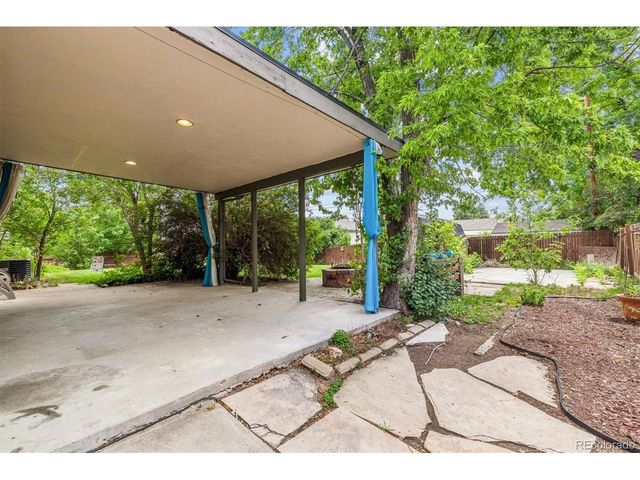 6702 S Kit Carson Cir, Centennial, CO 80122