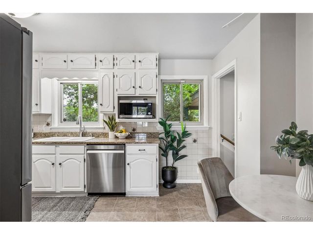 6702 S Kit Carson Cir, Centennial, CO 80122