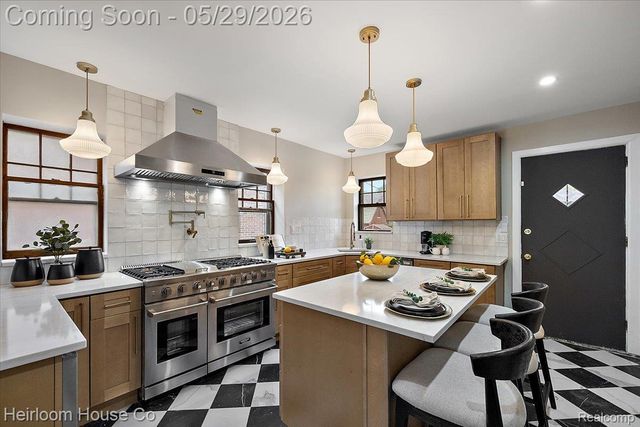 1755 W Boston Boulevard, Detroit, MI 48206
