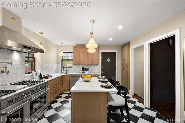 1755 W Boston Boulevard, Detroit, MI 48206