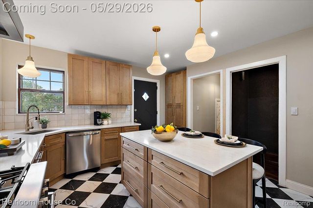 1755 W Boston Boulevard, Detroit, MI 48206