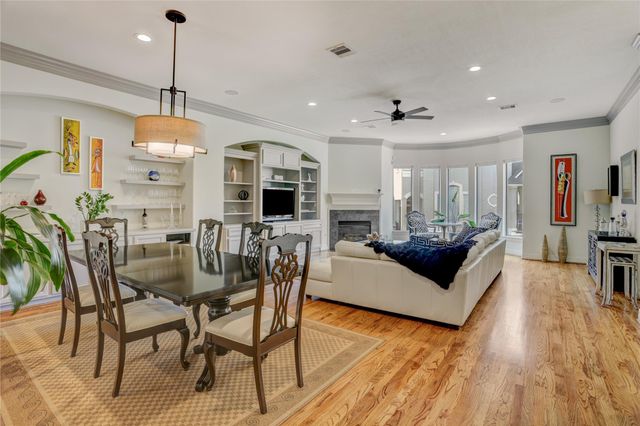 1815 Stacy Falls, Houston, TX 77008