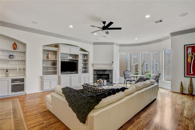 1815 Stacy Falls, Houston, TX 77008