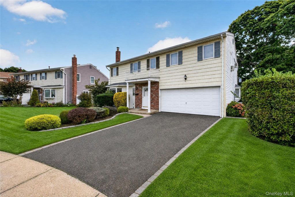 15 Country Court, Hicksville, NY 11801 — photo 3