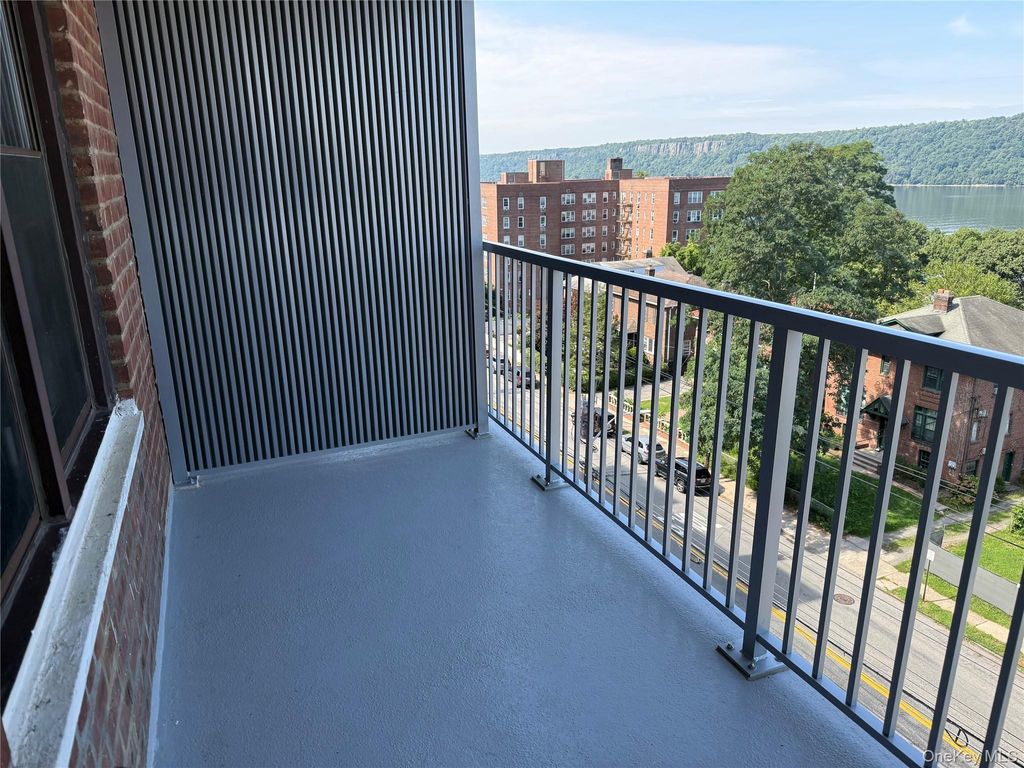650 Warburton 5E, Yonkers, NY 10701 — exterior