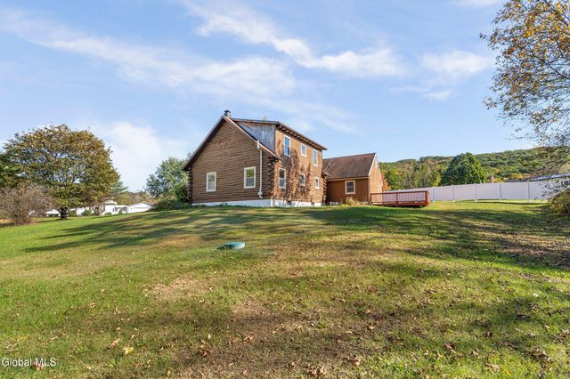 113 Diane Lane, Schaghticoke, NY 12182