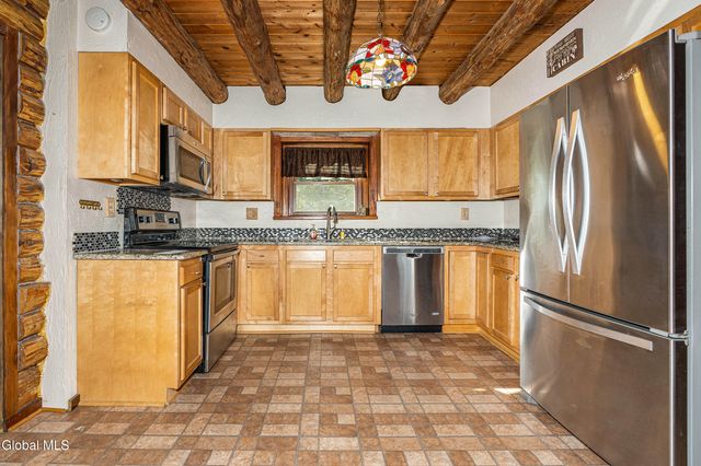 113 Diane Lane, Schaghticoke, NY 12182