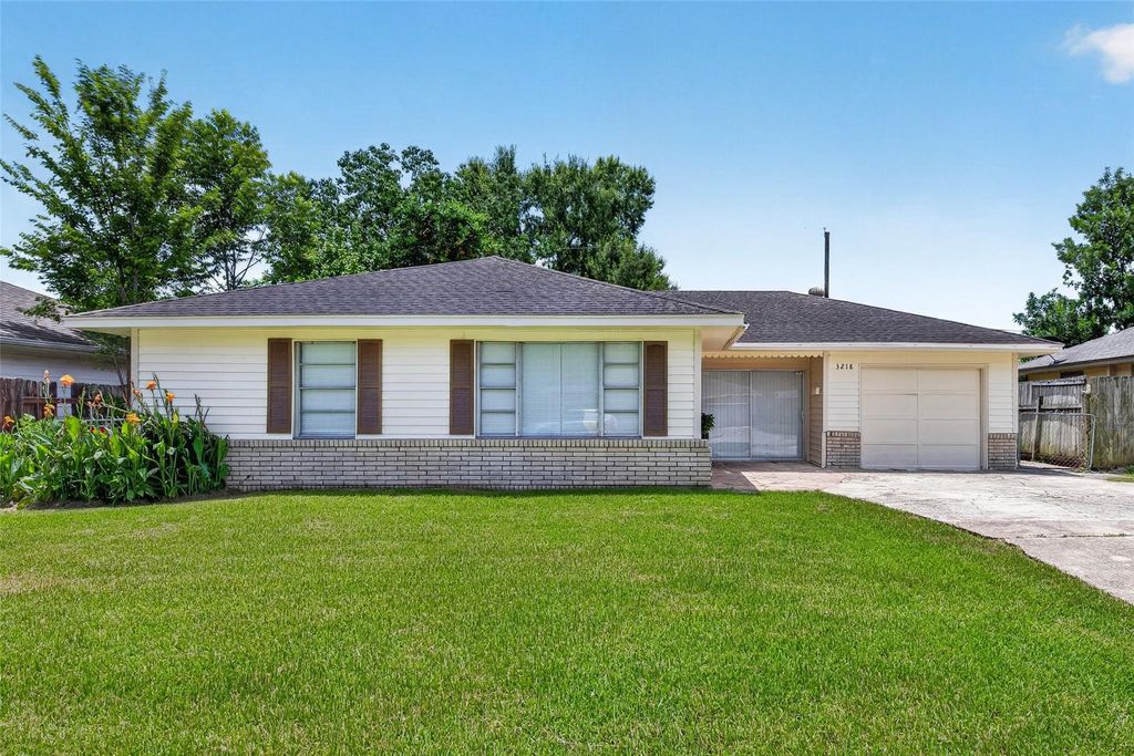 3218 Grant Street, Pasadena, TX 77503