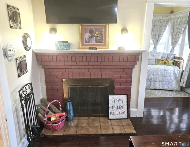 7 Downing Street, New Haven, CT 06513