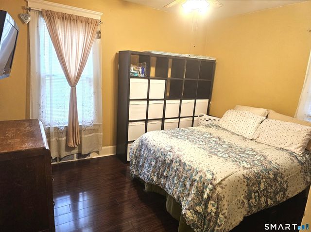 7 Downing Street, New Haven, CT 06513