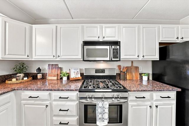 650 East Greenwich Avenue 5-201, West Warwick, RI 02893