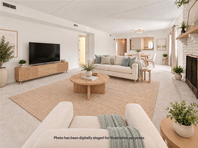 650 East Greenwich Avenue 5-201, West Warwick, RI 02893