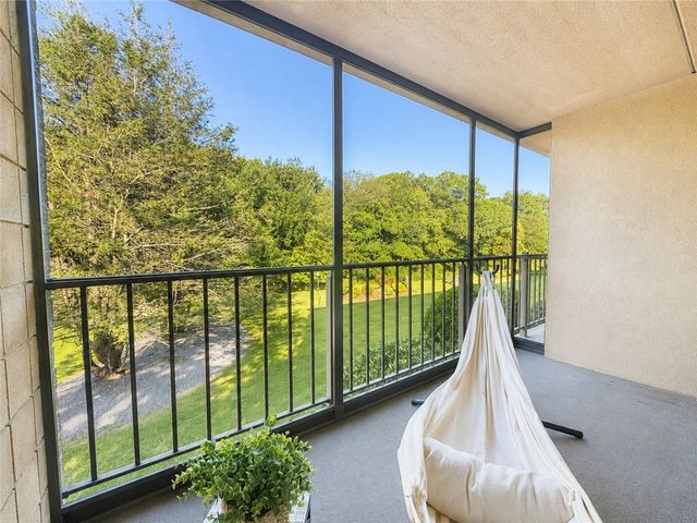 650 East Greenwich Avenue 5-201, West Warwick, RI 02893