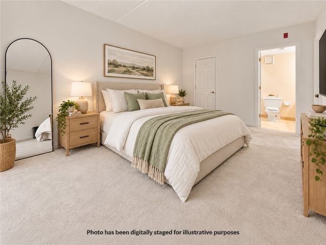 650 East Greenwich Avenue 5-201, West Warwick, RI 02893