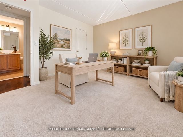 650 East Greenwich Avenue 5-201, West Warwick, RI 02893