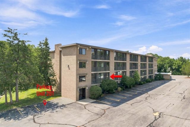 650 East Greenwich Avenue 5-201, West Warwick, RI 02893