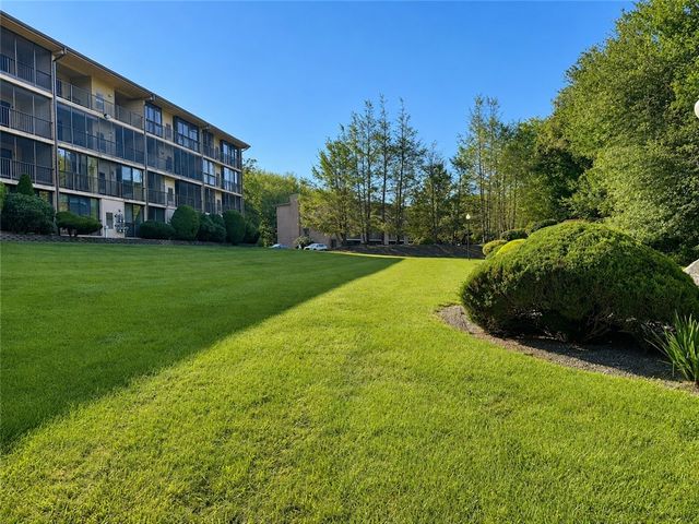 650 East Greenwich Avenue 5-201, West Warwick, RI 02893