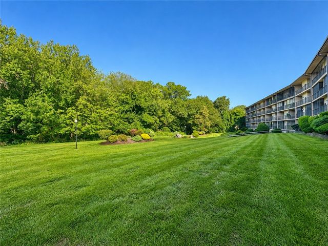 650 East Greenwich Avenue 5-201, West Warwick, RI 02893