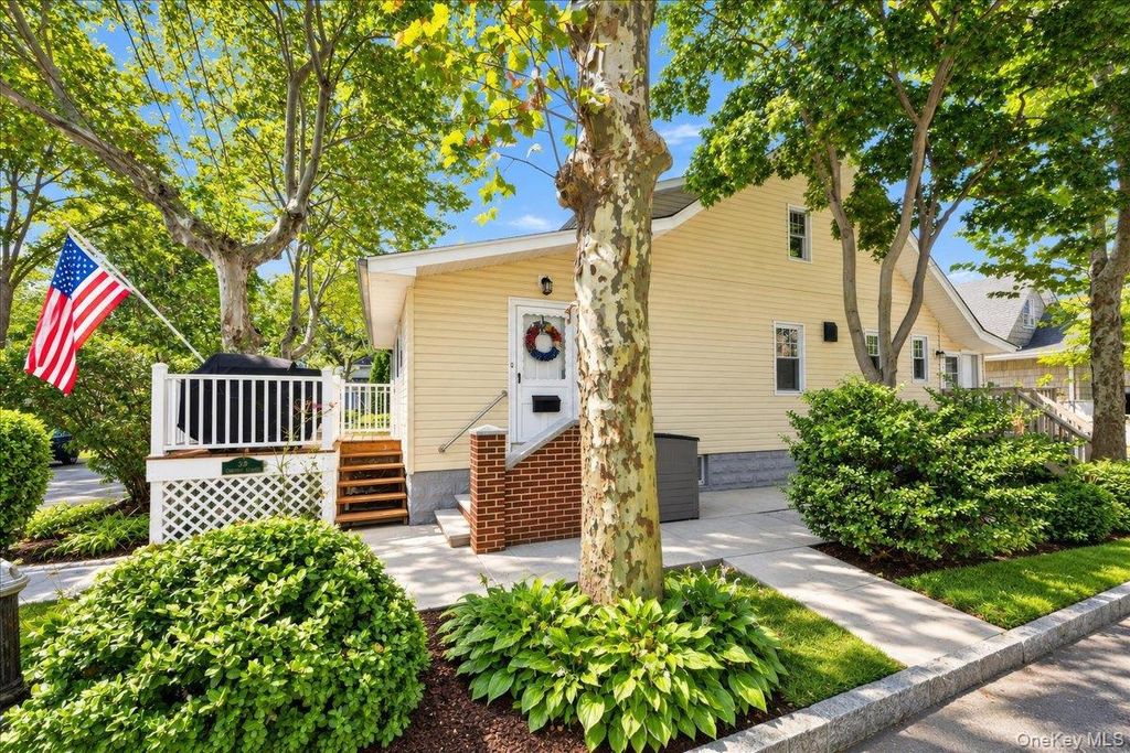 30 Chaffee 30, Bronx, NY 10465 — exterior