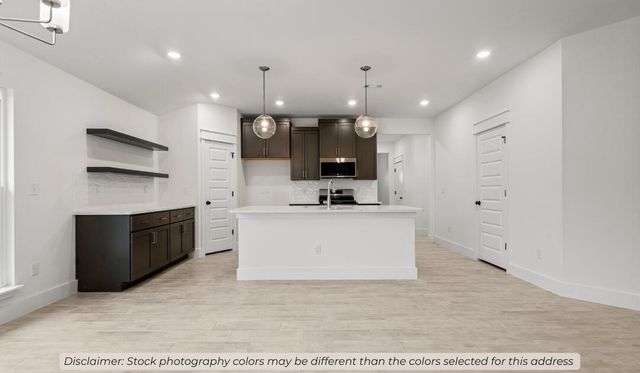 909 Aberdeen Avenue, Carl Junction, MO 64834