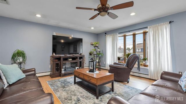 29 Cornell Street, Avenel, NJ 07001